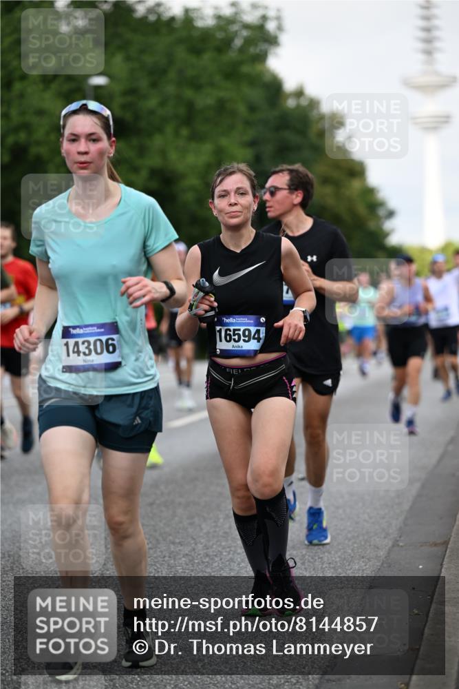 29.06.2025 - hella hamburg halbmarathon Dr. Thomas Lammeyer http://msf.ph/oto/8144857 29.06.2025 10:05:20 Kennedybrücke 1387, 1420, 1526, 1726, 2006, 2091, 2363, 2490, 2936, 3425, 3625, 3976, 4068, 4249, 4319, 4370, 5675, 6087, 6281, 6302, 6487, 6531, 6591, 6835, 6924, 7287, 7658, 7757, 7759, 7761, 8030, 8046, 8326, 8392, 8691, 8822, 8923, 9124, 9932, 10383, 10576, 10705, 11043 meine-sportfotos.de