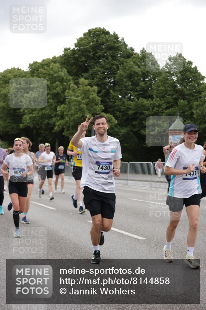 29.06.2025 - hella hamburg halbmarathon Jannik Wohlers http://msf.ph/oto/8144858 29.06.2025 10:46:46 Lombardsbrücke 1185, 1463, 1593, 1607, 1704, 1961, 2327, 2537, 2555, 2556, 2665, 4184, 4239, 4483, 4806, 5111, 5114, 5796, 6485, 6496, 6879, 7073, 7430, 7431, 7631, 8105, 8131, 8684, 8706, 8967, 9273, 9557, 9758, 9774, 9949, 10903, 11378, 11618, 11621, 12258, 12538, 12630, 12989, 13172, 13430, 13431, 13819, 14370, 14441, 15806, 15865, 16077, 16684, 16836, 17015, 17288, 17356, 18147, 18258, 18403, 18654, 18674, 18753 meine-sportfotos.de