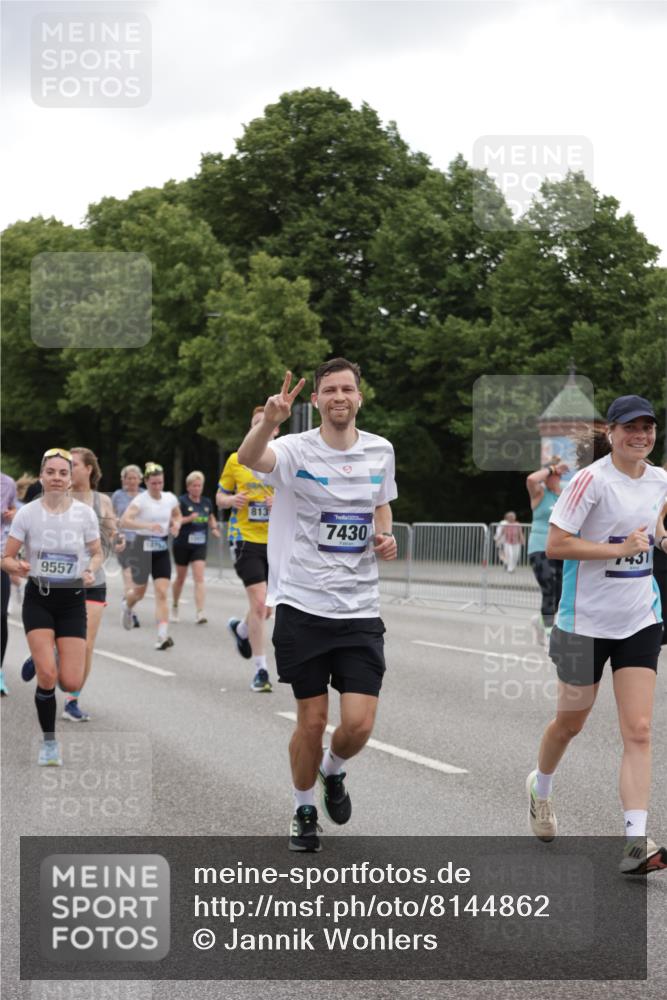 29.06.2025 - hella hamburg halbmarathon Jannik Wohlers http://msf.ph/oto/8144862 29.06.2025 10:46:46 Lombardsbrücke 1185, 1463, 1593, 1607, 1704, 1961, 2327, 2537, 2555, 2556, 2665, 4184, 4239, 4483, 4806, 5111, 5114, 5796, 6485, 6496, 6879, 7073, 7430, 7431, 7631, 8105, 8131, 8684, 8706, 8967, 9273, 9557, 9758, 9774, 9949, 10903, 11378, 11618, 11621, 12258, 12538, 12630, 12989, 13172, 13430, 13431, 13819, 14370, 14441, 15806, 15865, 16077, 16684, 16836, 17015, 17288, 17356, 18147, 18258, 18403, 18654, 18674, 18753 meine-sportfotos.de