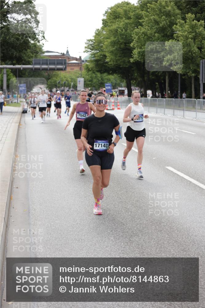 29.06.2025 - hella hamburg halbmarathon Jannik Wohlers http://msf.ph/oto/8144863 29.06.2025 10:09:48 Lombardsbrücke 1548, 3921, 5182, 5511, 7042, 7081, 7333, 7636, 8219, 8890, 9366, 9434, 10036, 10943, 11027, 13797, 16445, 16639, 16872, 17148, 18196 meine-sportfotos.de