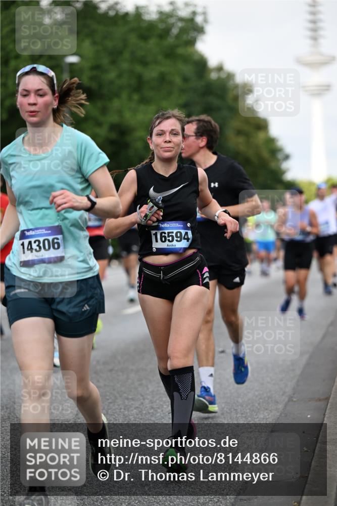 29.06.2025 - hella hamburg halbmarathon Dr. Thomas Lammeyer http://msf.ph/oto/8144866 29.06.2025 10:05:20 Kennedybrücke 1387, 1420, 1526, 1726, 2006, 2091, 2363, 2490, 2936, 3425, 3625, 3976, 4068, 4249, 4319, 4370, 5675, 6087, 6281, 6302, 6487, 6531, 6591, 6835, 6924, 7287, 7658, 7757, 7759, 7761, 8030, 8046, 8326, 8392, 8691, 8822, 8923, 9124, 9932, 10383, 10576, 10705, 11043 meine-sportfotos.de