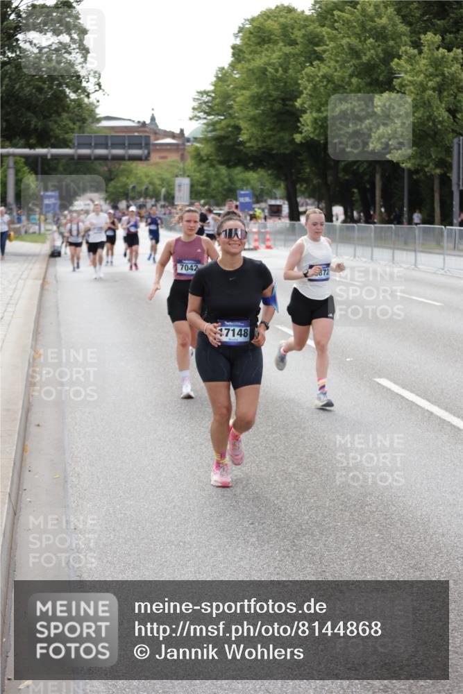 29.06.2025 - hella hamburg halbmarathon Jannik Wohlers http://msf.ph/oto/8144868 29.06.2025 10:09:48 Lombardsbrücke 1548, 3921, 5182, 5511, 7042, 7081, 7333, 7636, 8219, 8890, 9366, 9434, 10036, 10943, 11027, 13797, 16445, 16639, 16872, 17148, 18196 meine-sportfotos.de