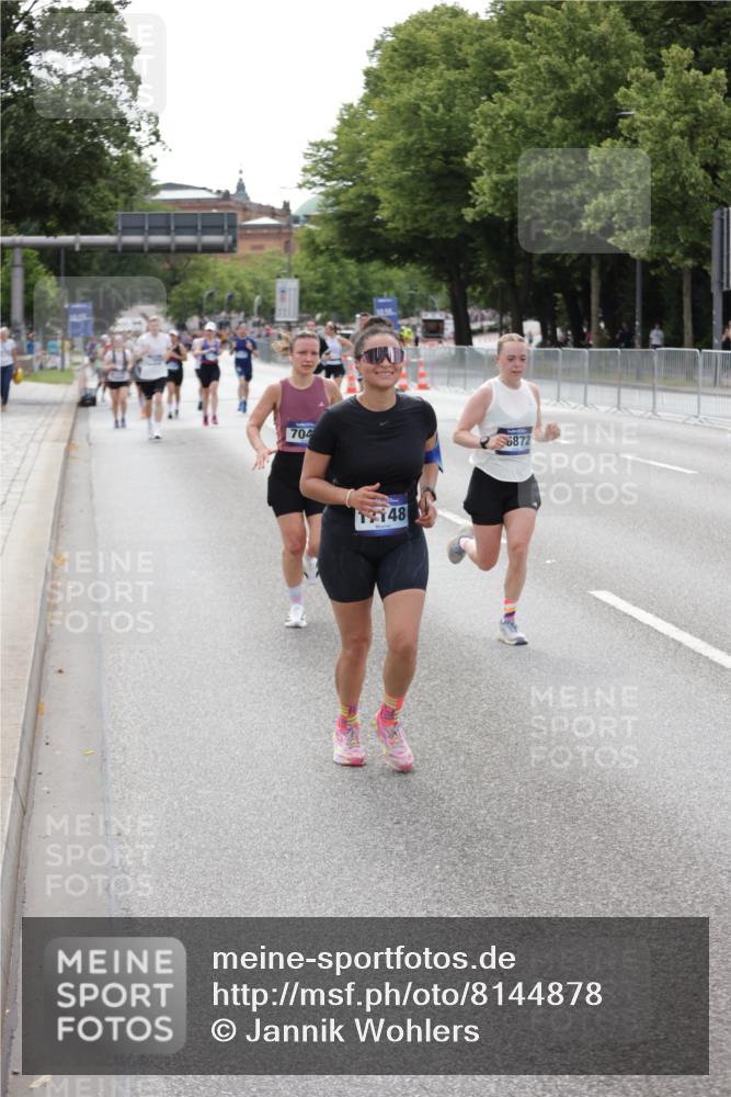 29.06.2025 - hella hamburg halbmarathon Jannik Wohlers http://msf.ph/oto/8144878 29.06.2025 10:09:48 Lombardsbrücke 1548, 3921, 5182, 5511, 7042, 7081, 7333, 7636, 8219, 8890, 9366, 9434, 10036, 10943, 11027, 13797, 16445, 16639, 16872, 17148, 18196 meine-sportfotos.de