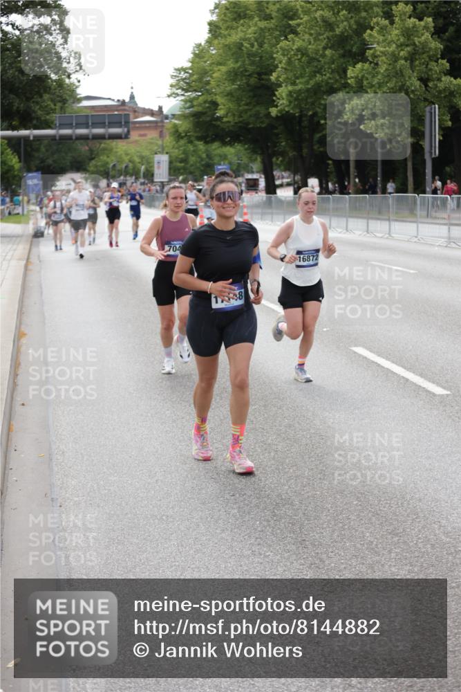 29.06.2025 - hella hamburg halbmarathon Jannik Wohlers http://msf.ph/oto/8144882 29.06.2025 10:09:48 Lombardsbrücke 1548, 3921, 5182, 5511, 7042, 7081, 7333, 7636, 8219, 8890, 9366, 9434, 10036, 10943, 11027, 13797, 16445, 16639, 16872, 17148, 18196 meine-sportfotos.de