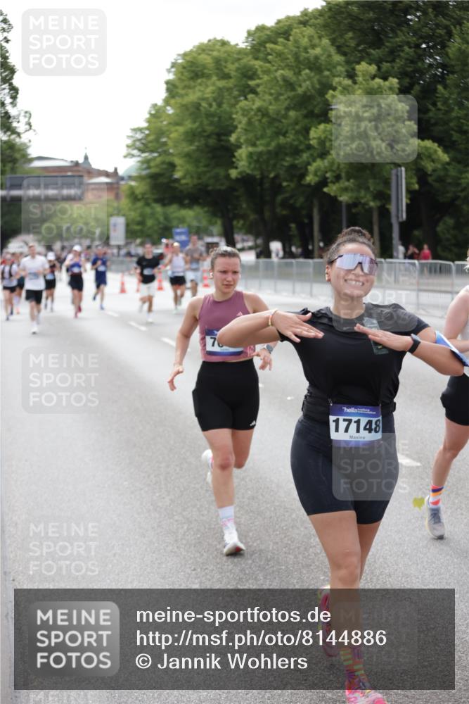 29.06.2025 - hella hamburg halbmarathon Jannik Wohlers http://msf.ph/oto/8144886 29.06.2025 10:09:49 Lombardsbrücke 1548, 3921, 5182, 5511, 7042, 7081, 7333, 7636, 8219, 8890, 9366, 9434, 10036, 10943, 11027, 13797, 15409, 16445, 16639, 16872, 17148, 18196 meine-sportfotos.de