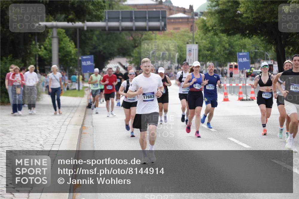 29.06.2025 - hella hamburg halbmarathon Jannik Wohlers http://msf.ph/oto/8144914 29.06.2025 10:09:52 Lombardsbrücke 1548, 1573, 3921, 5182, 5511, 7042, 7081, 7333, 7636, 8219, 8890, 9366, 9434, 9816, 10036, 10943, 11027, 11180, 13797, 14822, 15409, 16445, 16639, 16872, 17148, 17730, 18196, 19023 meine-sportfotos.de