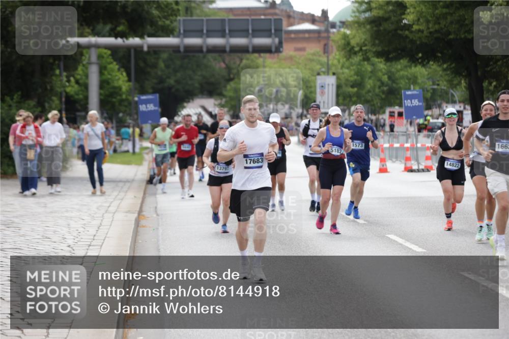 29.06.2025 - hella hamburg halbmarathon Jannik Wohlers http://msf.ph/oto/8144918 29.06.2025 10:09:52 Lombardsbrücke 1548, 1573, 3921, 5182, 5511, 7042, 7081, 7333, 7636, 8219, 8890, 9366, 9434, 9816, 10036, 10943, 11027, 11180, 13797, 14822, 15409, 16445, 16639, 16872, 17148, 17730, 18196, 19023 meine-sportfotos.de