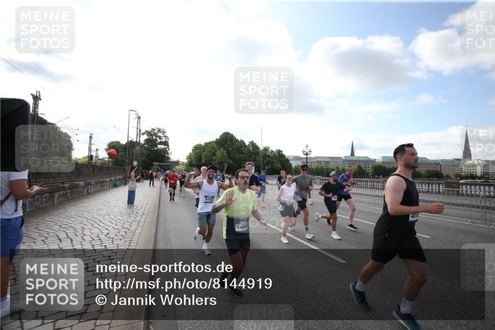29.06.2025 - hella hamburg halbmarathon Jannik Wohlers http://msf.ph/oto/8144919 29.06.2025 09:54:58 Lombardsbrücke 1200, 1683, 1696, 1706, 1884, 1976, 2207, 2274, 2287, 2411, 3258, 3435, 3747, 4093, 4189, 5102, 5708, 6027, 6158, 6662, 6836, 6938, 7052, 7312, 7508, 8139, 8153, 8205, 8218, 8454, 8693, 8720, 8889, 8899, 8955, 9032, 9529, 9649, 9720, 9959, 10053, 10184, 10263, 10423, 11185, 11340, 12016, 12171, 12321, 12533, 12891, 13233, 13289, 13570, 14045, 15681, 16103, 17221 meine-sportfotos.de