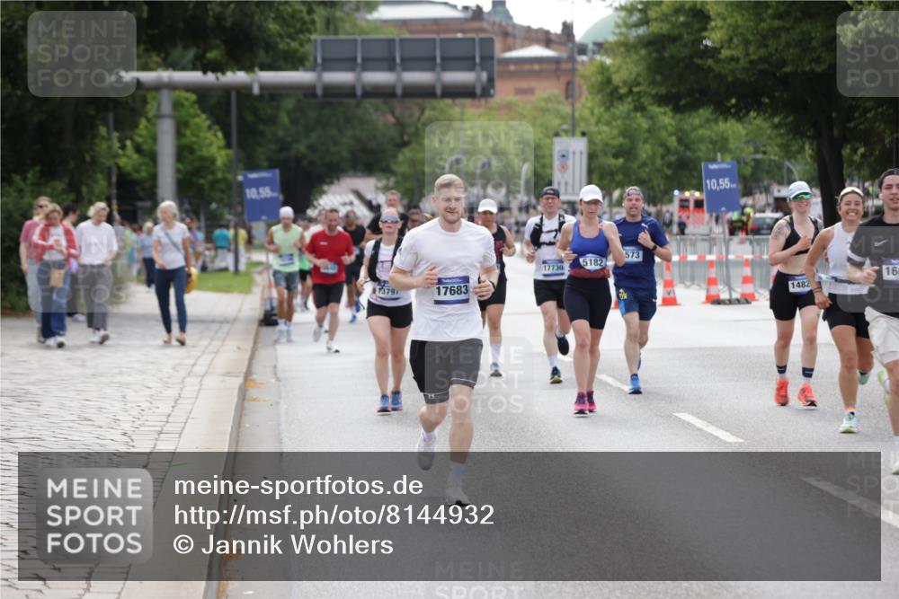 29.06.2025 - hella hamburg halbmarathon Jannik Wohlers http://msf.ph/oto/8144932 29.06.2025 10:09:52 Lombardsbrücke 1548, 1573, 3921, 5182, 5511, 7042, 7081, 7333, 7636, 8219, 8890, 9366, 9434, 9816, 10036, 10943, 11027, 11180, 13797, 14822, 15409, 16445, 16639, 16872, 17148, 17730, 18196, 19023 meine-sportfotos.de