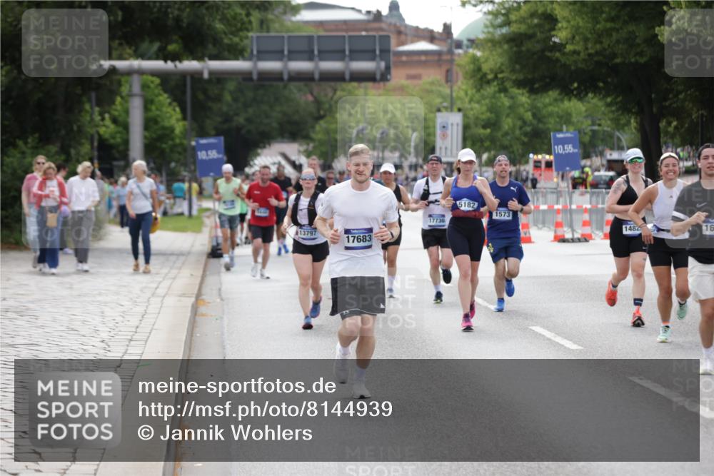 29.06.2025 - hella hamburg halbmarathon Jannik Wohlers http://msf.ph/oto/8144939 29.06.2025 10:09:52 Lombardsbrücke 1548, 1573, 3921, 5182, 5511, 7042, 7081, 7333, 7636, 8219, 8890, 9366, 9434, 9816, 10036, 10943, 11027, 11180, 13797, 14822, 15409, 16445, 16639, 16872, 17148, 17730, 18196, 19023 meine-sportfotos.de