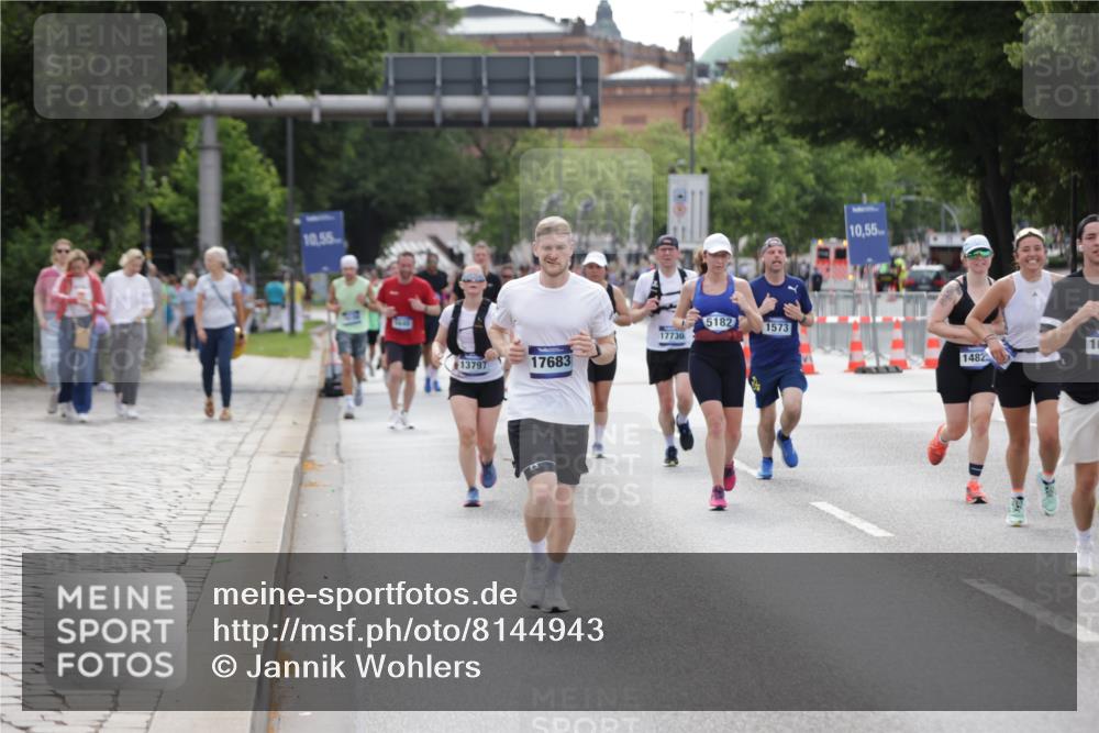 29.06.2025 - hella hamburg halbmarathon Jannik Wohlers http://msf.ph/oto/8144943 29.06.2025 10:09:52 Lombardsbrücke 1548, 1573, 3921, 5182, 5511, 7042, 7081, 7333, 7636, 8219, 8890, 9366, 9434, 9816, 10036, 10943, 11027, 11180, 13797, 14822, 15409, 16445, 16639, 16872, 17148, 17730, 18196, 19023 meine-sportfotos.de