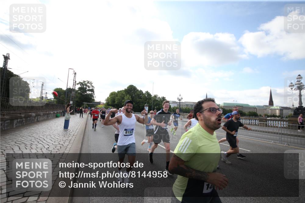 29.06.2025 - hella hamburg halbmarathon Jannik Wohlers http://msf.ph/oto/8144958 29.06.2025 09:54:58 Lombardsbrücke 1200, 1683, 1696, 1706, 1884, 1976, 2207, 2274, 2287, 2411, 3258, 3435, 3747, 4093, 4189, 5102, 5708, 6027, 6158, 6662, 6836, 6938, 7052, 7312, 7508, 8139, 8153, 8205, 8218, 8454, 8693, 8720, 8889, 8899, 8955, 9032, 9529, 9649, 9720, 9959, 10053, 10184, 10263, 10423, 11185, 11340, 12016, 12171, 12321, 12533, 12891, 13233, 13289, 13570, 14045, 15681, 16103, 17221 meine-sportfotos.de