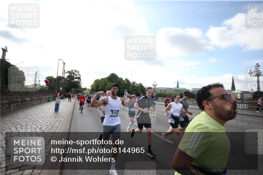 29.06.2025 - hella hamburg halbmarathon Jannik Wohlers http://msf.ph/oto/8144965 29.06.2025 09:54:58 Lombardsbrücke 1200, 1683, 1696, 1706, 1884, 1976, 2207, 2274, 2287, 2411, 3258, 3435, 3747, 4093, 4189, 5102, 5708, 6027, 6158, 6662, 6836, 6938, 7052, 7312, 7508, 8139, 8153, 8205, 8218, 8454, 8693, 8720, 8889, 8899, 8955, 9032, 9529, 9649, 9720, 9959, 10053, 10184, 10263, 10423, 11185, 11340, 12016, 12171, 12321, 12533, 12891, 13233, 13289, 13570, 14045, 15681, 16103, 17221 meine-sportfotos.de