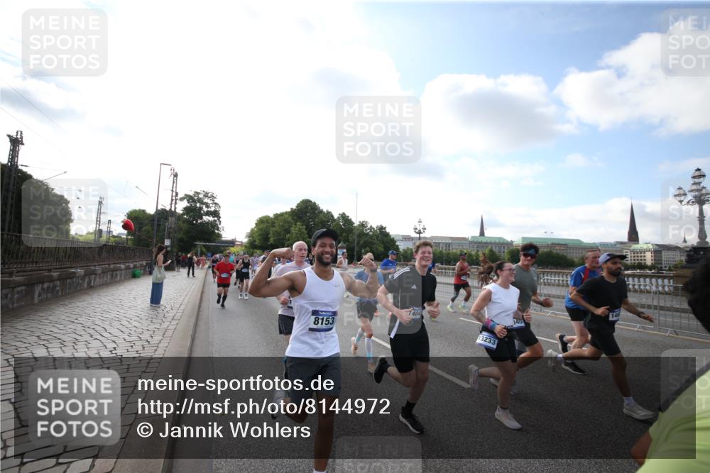 29.06.2025 - hella hamburg halbmarathon Jannik Wohlers http://msf.ph/oto/8144972 29.06.2025 09:54:58 Lombardsbrücke 1200, 1683, 1696, 1706, 1884, 1976, 2207, 2274, 2287, 2411, 3258, 3435, 3747, 4093, 4189, 5102, 5708, 6027, 6158, 6662, 6836, 6938, 7052, 7312, 7508, 8139, 8153, 8205, 8218, 8454, 8693, 8720, 8889, 8899, 8955, 9032, 9529, 9649, 9720, 9959, 10053, 10184, 10263, 10423, 11185, 11340, 12016, 12171, 12321, 12533, 12891, 13233, 13289, 13570, 14045, 15681, 16103, 17221 meine-sportfotos.de