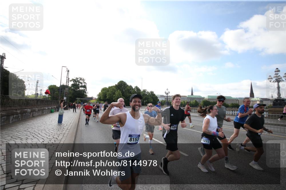 29.06.2025 - hella hamburg halbmarathon Jannik Wohlers http://msf.ph/oto/8144978 29.06.2025 09:54:58 Lombardsbrücke 1200, 1683, 1696, 1706, 1884, 1976, 2207, 2274, 2287, 2411, 3258, 3435, 3747, 4093, 4189, 5102, 5708, 6027, 6158, 6662, 6836, 6938, 7052, 7312, 7508, 8139, 8153, 8205, 8218, 8454, 8693, 8720, 8889, 8899, 8955, 9032, 9529, 9649, 9720, 9959, 10053, 10184, 10263, 10423, 11185, 11340, 12016, 12171, 12321, 12533, 12891, 13233, 13289, 13570, 14045, 15681, 16103, 17221 meine-sportfotos.de