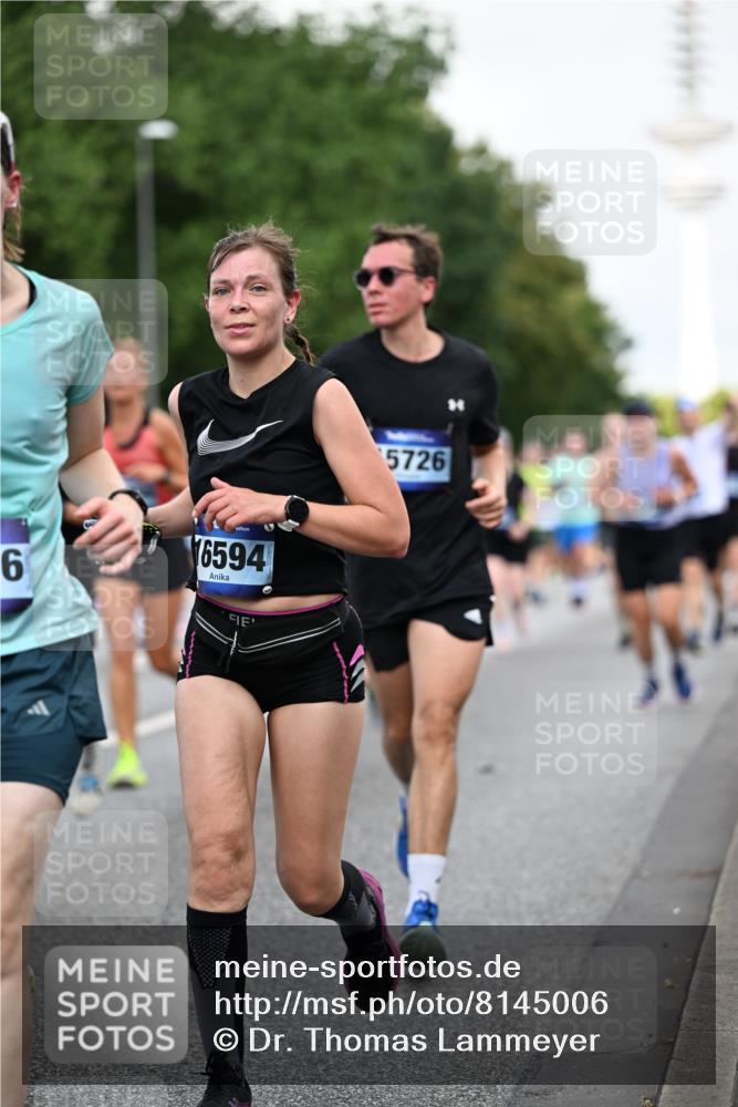 29.06.2025 - hella hamburg halbmarathon Dr. Thomas Lammeyer http://msf.ph/oto/8145006 29.06.2025 10:05:20 Kennedybrücke 1387, 1420, 1526, 1726, 2006, 2091, 2363, 2490, 2936, 3425, 3625, 3976, 4068, 4249, 4319, 4370, 5675, 6087, 6281, 6302, 6487, 6531, 6591, 6835, 6924, 7287, 7658, 7757, 7759, 7761, 8030, 8046, 8326, 8392, 8691, 8822, 8923, 9124, 9932, 10383, 10576, 10705, 11043 meine-sportfotos.de
