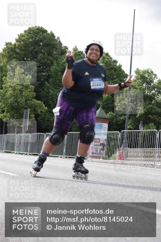 29.06.2025 - hella hamburg halbmarathon Jannik Wohlers http://msf.ph/oto/8145024 29.06.2025 09:08:09 Lombardsbrücke  meine-sportfotos.de