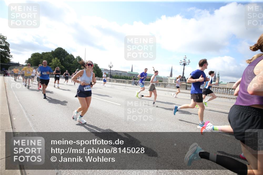 29.06.2025 - hella hamburg halbmarathon Jannik Wohlers http://msf.ph/oto/8145028 29.06.2025 09:55:54 Lombardsbrücke 1061, 1452, 1499, 1592, 2083, 2504, 2953, 3256, 4077, 5482, 5600, 5607, 5978, 6115, 6168, 6511, 6512, 7178, 7583, 7943, 8514, 8968, 8989, 8996, 9246, 9537, 9994, 10596, 10891, 11124, 11467, 12545, 12779, 12870, 12875, 13007, 13159, 13211, 13463, 13812, 13875, 13948, 15090, 15157, 15714, 15829, 15868, 15899, 16149, 16369, 16375, 16477, 16877, 16891, 16986, 17127, 17131, 17282, 17962, 18021 meine-sportfotos.de