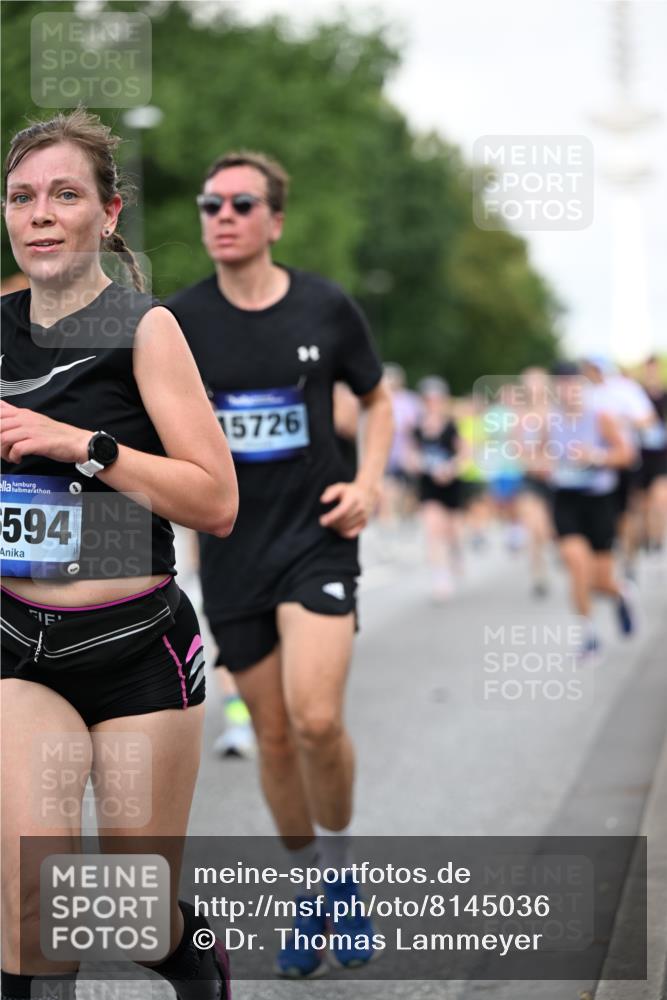 29.06.2025 - hella hamburg halbmarathon Dr. Thomas Lammeyer http://msf.ph/oto/8145036 29.06.2025 10:05:21 Kennedybrücke 1387, 1420, 1526, 1726, 2006, 2091, 2167, 2363, 2490, 2936, 3425, 3625, 3976, 4068, 4249, 4319, 4370, 5675, 6087, 6281, 6302, 6487, 6591, 6924, 7287, 7658, 7757, 7759, 7761, 8030, 8046, 8326, 8392, 8691, 8822, 8923, 9124, 9932, 10281, 10301, 10383, 10576, 10705, 11043 meine-sportfotos.de