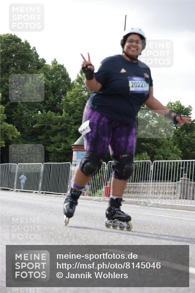 29.06.2025 - hella hamburg halbmarathon Jannik Wohlers http://msf.ph/oto/8145046 29.06.2025 09:08:10 Lombardsbrücke  meine-sportfotos.de