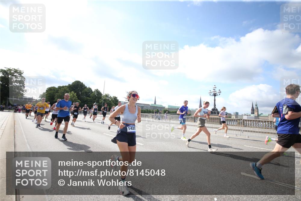 29.06.2025 - hella hamburg halbmarathon Jannik Wohlers http://msf.ph/oto/8145048 29.06.2025 09:55:54 Lombardsbrücke 1061, 1452, 1499, 1592, 2083, 2504, 2953, 3256, 4077, 5482, 5600, 5607, 5978, 6115, 6168, 6511, 6512, 7178, 7583, 7943, 8514, 8968, 8989, 8996, 9246, 9537, 9994, 10596, 10891, 11124, 11467, 12545, 12779, 12870, 12875, 13007, 13159, 13211, 13463, 13812, 13875, 13948, 15090, 15157, 15714, 15829, 15868, 15899, 16149, 16369, 16375, 16477, 16877, 16891, 16986, 17127, 17131, 17282, 17962, 18021 meine-sportfotos.de