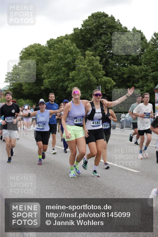 29.06.2025 - hella hamburg halbmarathon Jannik Wohlers http://msf.ph/oto/8145099 29.06.2025 10:46:55 Lombardsbrücke 1463, 1523, 1704, 2148, 2407, 2537, 2994, 4184, 4325, 4483, 4806, 4895, 4974, 4975, 5895, 6255, 6256, 6879, 6995, 7403, 7430, 7431, 7630, 7631, 8105, 8131, 8706, 8915, 8953, 9018, 9273, 9557, 9774, 9969, 9972, 10075, 10903, 11276, 11378, 11621, 12989, 13172, 13349, 13430, 13431, 13806, 13819, 13830, 13898, 14441, 14516, 14517, 15413, 15865, 16337, 16552, 17015, 17122, 17514, 18258, 18674, 18753, 18781, 18852, 18858 meine-sportfotos.de