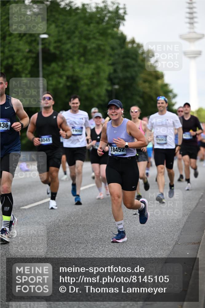 29.06.2025 - hella hamburg halbmarathon Dr. Thomas Lammeyer http://msf.ph/oto/8145105 29.06.2025 10:05:23 Kennedybrücke 1420, 1526, 1726, 2006, 2091, 2167, 2490, 2936, 3425, 3625, 3663, 3976, 4068, 4249, 4319, 4370, 5675, 6087, 6281, 6302, 6591, 6924, 7287, 7658, 7757, 7759, 7761, 8030, 8046, 8326, 8392, 8691, 8822, 8923, 9124, 9932, 10281, 10301, 10383, 10576, 10705, 10915, 11043 meine-sportfotos.de