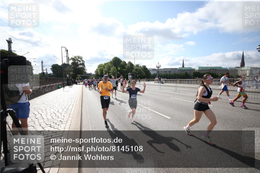29.06.2025 - hella hamburg halbmarathon Jannik Wohlers http://msf.ph/oto/8145108 29.06.2025 09:56:00 Lombardsbrücke 1452, 1499, 1592, 1628, 1877, 2082, 2771, 2953, 2996, 3256, 3296, 4077, 4711, 4833, 5482, 5600, 5607, 5978, 6168, 6511, 6512, 7178, 7383, 7583, 7943, 8514, 8968, 8996, 9246, 9537, 9695, 9793, 9820, 9994, 10596, 10891, 11018, 11124, 11231, 11459, 11467, 12545, 12870, 13007, 13159, 13211, 13463, 13688, 13948, 14198, 14286, 15090, 15427, 15829, 15868, 16369, 16375, 16477, 16877, 16891, 16986, 18021 meine-sportfotos.de