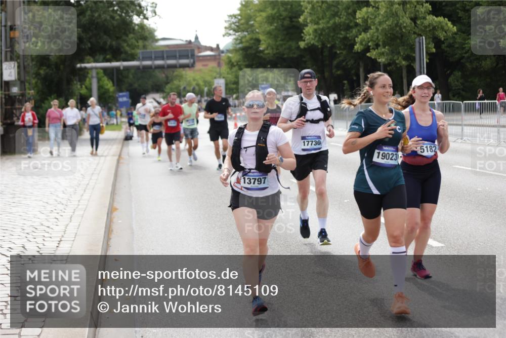 29.06.2025 - hella hamburg halbmarathon Jannik Wohlers http://msf.ph/oto/8145109 29.06.2025 10:09:58 Lombardsbrücke 1573, 5182, 5440, 7042, 7333, 7685, 8219, 8890, 9816, 11180, 12008, 13797, 14679, 14822, 15409, 16166, 16639, 16872, 17730, 19023 meine-sportfotos.de