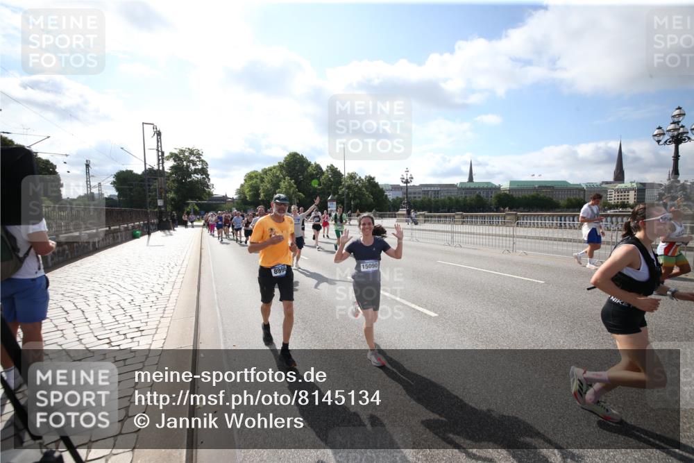 29.06.2025 - hella hamburg halbmarathon Jannik Wohlers http://msf.ph/oto/8145134 29.06.2025 09:56:00 Lombardsbrücke 1452, 1499, 1592, 1628, 1877, 2082, 2771, 2953, 2996, 3256, 3296, 4077, 4711, 4833, 5482, 5600, 5607, 5978, 6168, 6511, 6512, 7178, 7383, 7583, 7943, 8514, 8968, 8996, 9246, 9537, 9695, 9793, 9820, 9994, 10596, 10891, 11018, 11124, 11231, 11459, 11467, 12545, 12870, 13007, 13159, 13211, 13463, 13688, 13948, 14198, 14286, 15090, 15427, 15829, 15868, 16369, 16375, 16477, 16877, 16891, 16986, 18021 meine-sportfotos.de