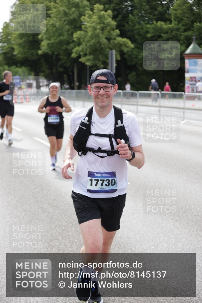 29.06.2025 - hella hamburg halbmarathon Jannik Wohlers http://msf.ph/oto/8145137 29.06.2025 10:10:00 Lombardsbrücke 1573, 5182, 5440, 7042, 7685, 8219, 8890, 9816, 11180, 12008, 13797, 13901, 14679, 14822, 15409, 16166, 16344, 16639, 16872, 17730, 19023 meine-sportfotos.de