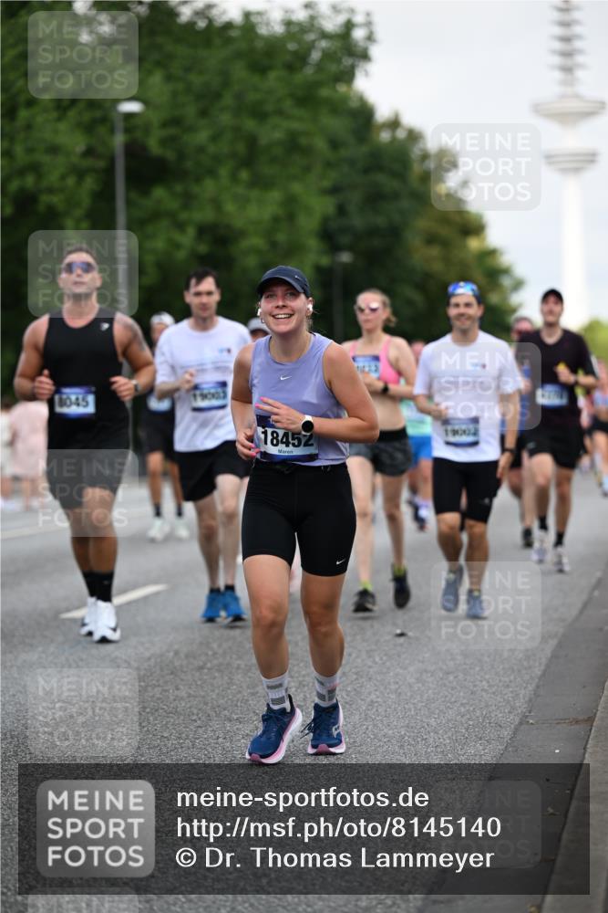 29.06.2025 - hella hamburg halbmarathon Dr. Thomas Lammeyer http://msf.ph/oto/8145140 29.06.2025 10:05:24 Kennedybrücke 1420, 1526, 1726, 2006, 2091, 2167, 2490, 2936, 3425, 3625, 3663, 3976, 4068, 4319, 4370, 5675, 6087, 6281, 6302, 6591, 6924, 7287, 7658, 7757, 7759, 7761, 8030, 8046, 8326, 8392, 8691, 8822, 8923, 9124, 9932, 10281, 10301, 10383, 10576, 10705, 10915, 11043 meine-sportfotos.de