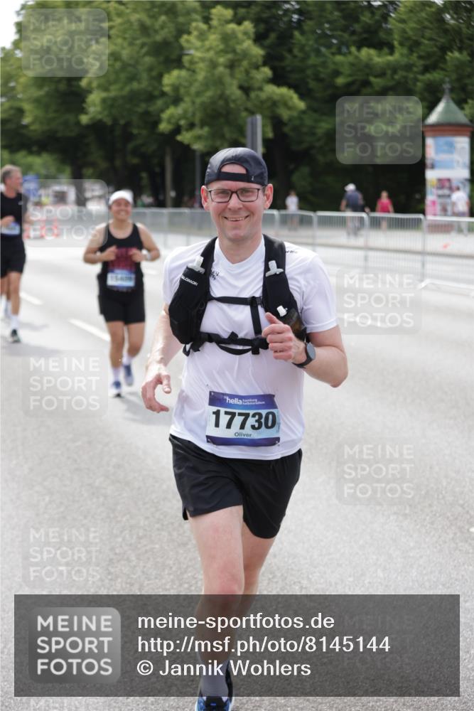 29.06.2025 - hella hamburg halbmarathon Jannik Wohlers http://msf.ph/oto/8145144 29.06.2025 10:10:00 Lombardsbrücke 1573, 5182, 5440, 7042, 7685, 8219, 8890, 9816, 11180, 12008, 13797, 13901, 14679, 14822, 15409, 16166, 16344, 16639, 16872, 17730, 19023 meine-sportfotos.de