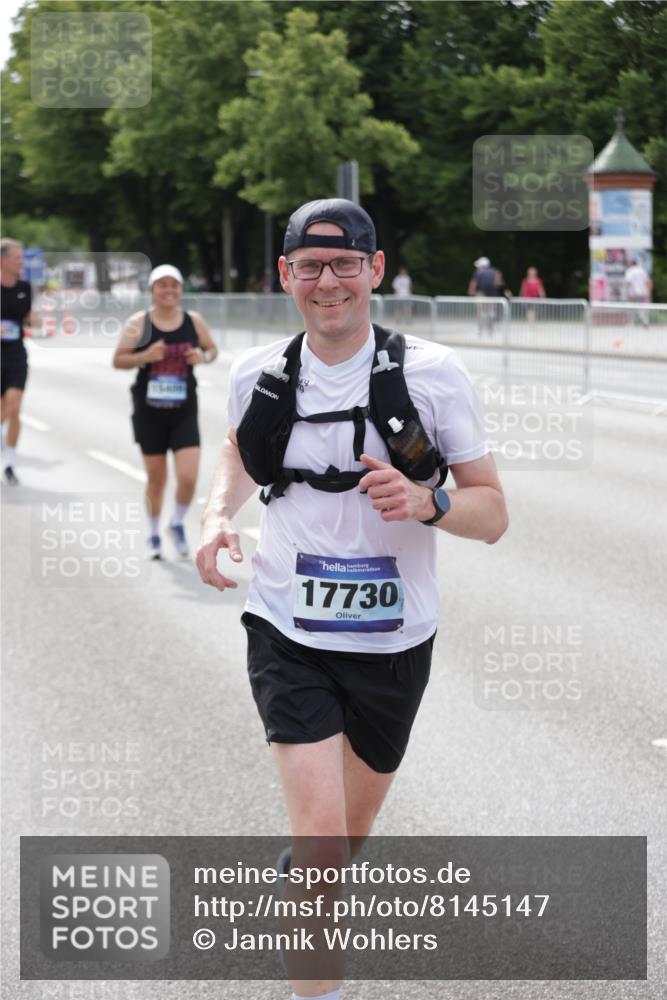 29.06.2025 - hella hamburg halbmarathon Jannik Wohlers http://msf.ph/oto/8145147 29.06.2025 10:10:00 Lombardsbrücke 1573, 5182, 5440, 7042, 7685, 8219, 8890, 9816, 11180, 12008, 13797, 13901, 14679, 14822, 15409, 16166, 16344, 16639, 16872, 17730, 19023 meine-sportfotos.de