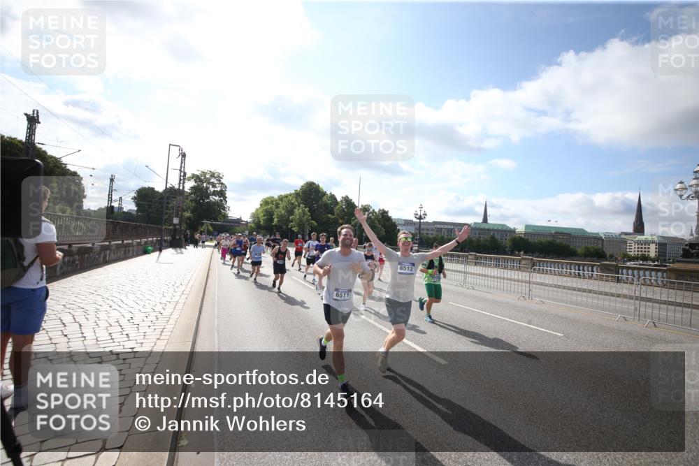 29.06.2025 - hella hamburg halbmarathon Jannik Wohlers http://msf.ph/oto/8145164 29.06.2025 09:56:01 Lombardsbrücke 1452, 1499, 1592, 1628, 1877, 2082, 2771, 2953, 2996, 3256, 3296, 4077, 4711, 4833, 5482, 5600, 5607, 5978, 6168, 6511, 6512, 7383, 7583, 7943, 8514, 8968, 8996, 9246, 9537, 9695, 9793, 9820, 9994, 10596, 10891, 11018, 11124, 11231, 11459, 11467, 11961, 12545, 12870, 13007, 13211, 13463, 13688, 13948, 14198, 14286, 15090, 15427, 15868, 16369, 16375, 16477, 16877, 16891, 16986, 18021 meine-sportfotos.de