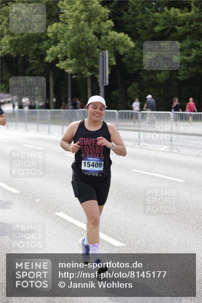 29.06.2025 - hella hamburg halbmarathon Jannik Wohlers http://msf.ph/oto/8145177 29.06.2025 10:10:01 Lombardsbrücke 1573, 5182, 5440, 7042, 7685, 8219, 9816, 11180, 12008, 13797, 13901, 14679, 14822, 15409, 16166, 16344, 16639, 16872, 17730, 19023 meine-sportfotos.de