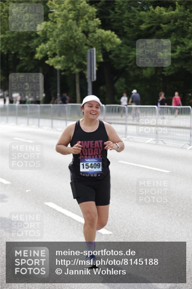 29.06.2025 - hella hamburg halbmarathon Jannik Wohlers http://msf.ph/oto/8145188 29.06.2025 10:10:01 Lombardsbrücke 1573, 5182, 5440, 7042, 7685, 8219, 9816, 11180, 12008, 13797, 13901, 14679, 14822, 15409, 16166, 16344, 16639, 16872, 17730, 19023 meine-sportfotos.de