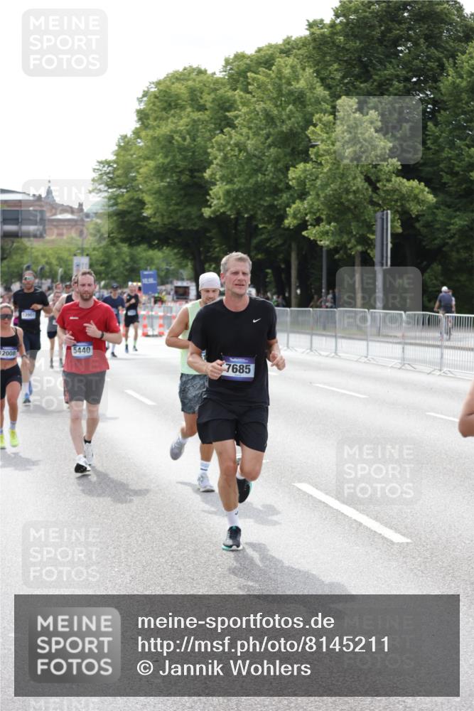29.06.2025 - hella hamburg halbmarathon Jannik Wohlers http://msf.ph/oto/8145211 29.06.2025 10:10:02 Lombardsbrücke 1573, 5182, 5440, 7042, 7685, 9681, 9816, 11180, 12008, 13797, 13901, 14679, 14822, 15409, 16166, 16344, 16639, 16872, 17730, 19023 meine-sportfotos.de