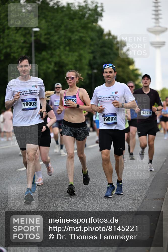 29.06.2025 - hella hamburg halbmarathon Dr. Thomas Lammeyer http://msf.ph/oto/8145221 29.06.2025 10:05:25 Kennedybrücke 1420, 1526, 1726, 2006, 2091, 2167, 2490, 2936, 3425, 3625, 3663, 3976, 4068, 4319, 4370, 5675, 6087, 6281, 6302, 6591, 6924, 7287, 7658, 7759, 7761, 8030, 8046, 8326, 8392, 8691, 8822, 9124, 9932, 10281, 10301, 10383, 10576, 10705, 10915, 11043 meine-sportfotos.de