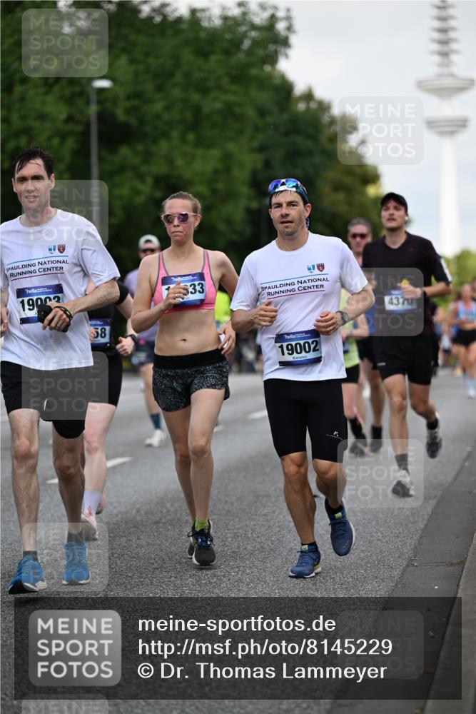 29.06.2025 - hella hamburg halbmarathon Dr. Thomas Lammeyer http://msf.ph/oto/8145229 29.06.2025 10:05:25 Kennedybrücke 1420, 1526, 1726, 2006, 2091, 2167, 2490, 2936, 3425, 3625, 3663, 3976, 4068, 4319, 4370, 5675, 6087, 6281, 6302, 6591, 6924, 7287, 7658, 7759, 7761, 8030, 8046, 8326, 8392, 8691, 8822, 9124, 9932, 10281, 10301, 10383, 10576, 10705, 10915, 11043 meine-sportfotos.de