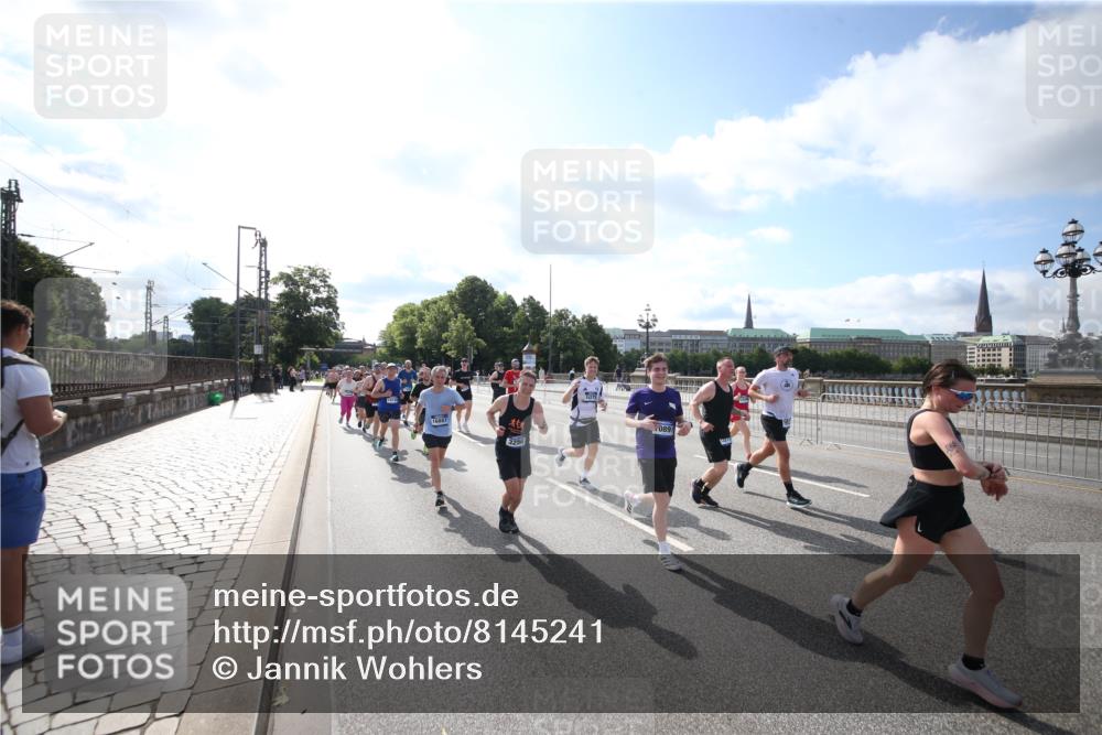 29.06.2025 - hella hamburg halbmarathon Jannik Wohlers http://msf.ph/oto/8145241 29.06.2025 09:56:03 Lombardsbrücke 1452, 1499, 1592, 1628, 1877, 2058, 2082, 2771, 2953, 2996, 3256, 3296, 4065, 4077, 4711, 4833, 5482, 5600, 5607, 5978, 6168, 6286, 6511, 6512, 7383, 7583, 7943, 8361, 8514, 8968, 8996, 9246, 9537, 9695, 9752, 9793, 9820, 9994, 10891, 11018, 11124, 11231, 11455, 11459, 11961, 12490, 12545, 12870, 13007, 13211, 13463, 13688, 13948, 14198, 14286, 15090, 15427, 16369, 16375, 16477, 16891, 16986 meine-sportfotos.de