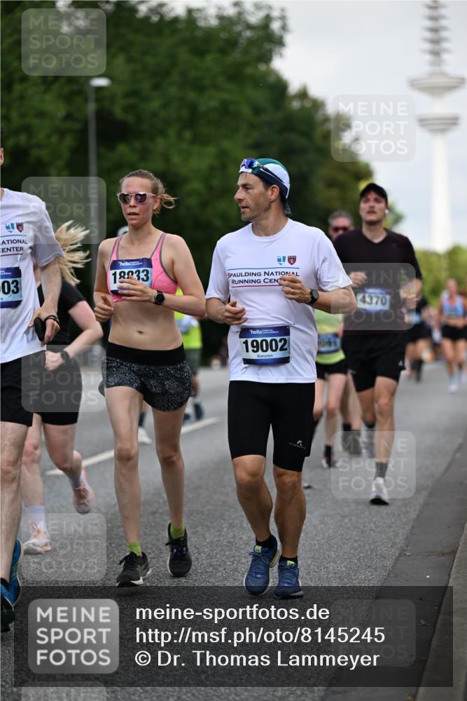 29.06.2025 - hella hamburg halbmarathon Dr. Thomas Lammeyer http://msf.ph/oto/8145245 29.06.2025 10:05:26 Kennedybrücke 1420, 1526, 1726, 2006, 2091, 2167, 2490, 2806, 2936, 3425, 3625, 3663, 3976, 4068, 4319, 4322, 4370, 5675, 6087, 6281, 6302, 6591, 6924, 7287, 7658, 7759, 7761, 8030, 8046, 8326, 8392, 8691, 8822, 9124, 9932, 10281, 10301, 10383, 10576, 10915, 11043 meine-sportfotos.de