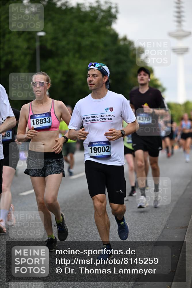 29.06.2025 - hella hamburg halbmarathon Dr. Thomas Lammeyer http://msf.ph/oto/8145259 29.06.2025 10:05:26 Kennedybrücke 1420, 1526, 1726, 2006, 2091, 2167, 2490, 2806, 2936, 3425, 3625, 3663, 3976, 4068, 4319, 4322, 4370, 5675, 6087, 6281, 6302, 6591, 6924, 7287, 7658, 7759, 7761, 8030, 8046, 8326, 8392, 8691, 8822, 9124, 9932, 10281, 10301, 10383, 10576, 10915, 11043 meine-sportfotos.de
