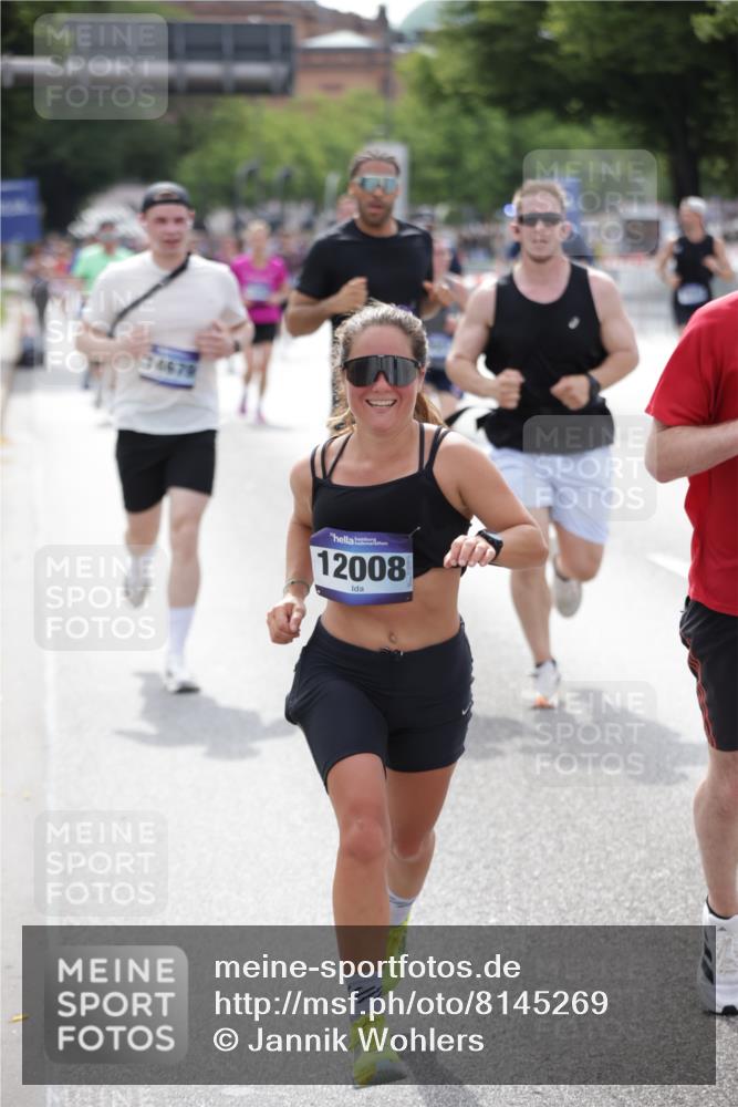 29.06.2025 - hella hamburg halbmarathon Jannik Wohlers http://msf.ph/oto/8145269 29.06.2025 10:10:05 Lombardsbrücke 1573, 5182, 5440, 7250, 7685, 9681, 9816, 11180, 11887, 11904, 11905, 12008, 12629, 13797, 13825, 13901, 14679, 14822, 15409, 16166, 16344, 16639, 17730, 19023 meine-sportfotos.de