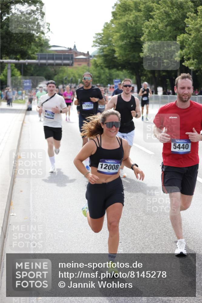 29.06.2025 - hella hamburg halbmarathon Jannik Wohlers http://msf.ph/oto/8145278 29.06.2025 10:10:05 Lombardsbrücke 1573, 5182, 5440, 7250, 7685, 9681, 9816, 11180, 11887, 11904, 11905, 12008, 12629, 13797, 13825, 13901, 14679, 14822, 15409, 16166, 16344, 16639, 17730, 19023 meine-sportfotos.de