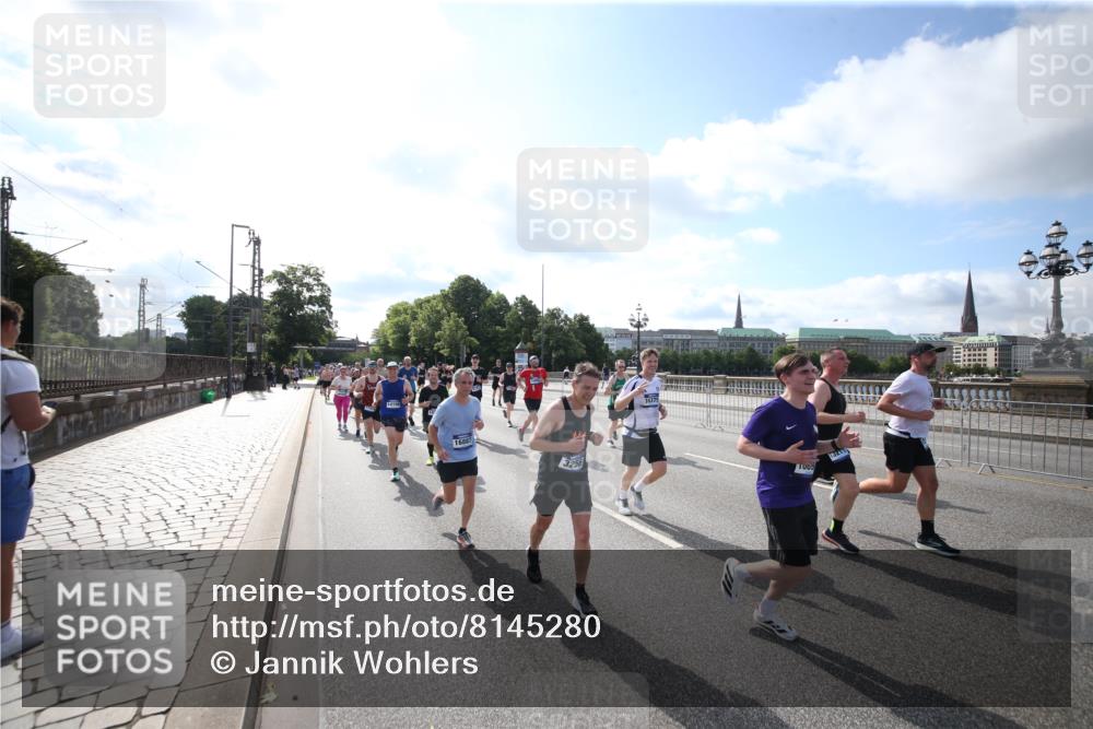 29.06.2025 - hella hamburg halbmarathon Jannik Wohlers http://msf.ph/oto/8145280 29.06.2025 09:56:03 Lombardsbrücke 1452, 1499, 1592, 1628, 1877, 2058, 2082, 2771, 2953, 2996, 3256, 3296, 4065, 4077, 4711, 4833, 5482, 5600, 5607, 5978, 6168, 6286, 6511, 6512, 7383, 7583, 7943, 8361, 8514, 8968, 8996, 9246, 9537, 9695, 9752, 9793, 9820, 9994, 10891, 11018, 11124, 11231, 11455, 11459, 11961, 12490, 12545, 12870, 13007, 13211, 13463, 13688, 13948, 14198, 14286, 15090, 15427, 16369, 16375, 16477, 16891, 16986 meine-sportfotos.de