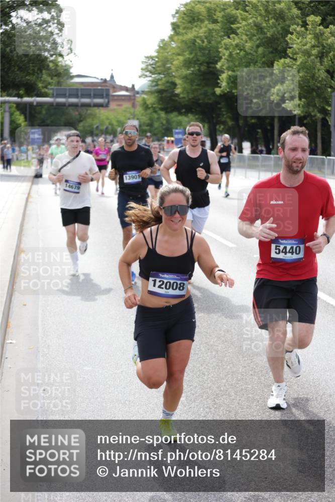 29.06.2025 - hella hamburg halbmarathon Jannik Wohlers http://msf.ph/oto/8145284 29.06.2025 10:10:05 Lombardsbrücke 1573, 5182, 5440, 7250, 7685, 9681, 9816, 11180, 11887, 11904, 11905, 12008, 12629, 13797, 13825, 13901, 14679, 14822, 15409, 16166, 16344, 16639, 17730, 19023 meine-sportfotos.de