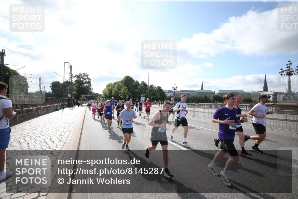 29.06.2025 - hella hamburg halbmarathon Jannik Wohlers http://msf.ph/oto/8145287 29.06.2025 09:56:03 Lombardsbrücke 1452, 1499, 1592, 1628, 1877, 2058, 2082, 2771, 2953, 2996, 3256, 3296, 4065, 4077, 4711, 4833, 5482, 5600, 5607, 5978, 6168, 6286, 6511, 6512, 7383, 7583, 7943, 8361, 8514, 8968, 8996, 9246, 9537, 9695, 9752, 9793, 9820, 9994, 10891, 11018, 11124, 11231, 11455, 11459, 11961, 12490, 12545, 12870, 13007, 13211, 13463, 13688, 13948, 14198, 14286, 15090, 15427, 16369, 16375, 16477, 16891, 16986 meine-sportfotos.de