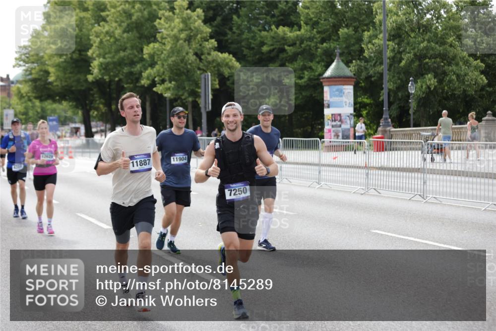 29.06.2025 - hella hamburg halbmarathon Jannik Wohlers http://msf.ph/oto/8145289 29.06.2025 10:10:11 Lombardsbrücke 1573, 4389, 5440, 5990, 5991, 7250, 7685, 9681, 9816, 11180, 11355, 11887, 11904, 11905, 12008, 12629, 13825, 13901, 14679, 14822, 16166, 16344, 17532, 17730, 18949, 19023 meine-sportfotos.de