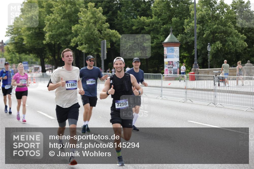 29.06.2025 - hella hamburg halbmarathon Jannik Wohlers http://msf.ph/oto/8145294 29.06.2025 10:10:11 Lombardsbrücke 1573, 4389, 5440, 5990, 5991, 7250, 7685, 9681, 9816, 11180, 11355, 11887, 11904, 11905, 12008, 12629, 13825, 13901, 14679, 14822, 16166, 16344, 17532, 17730, 18949, 19023 meine-sportfotos.de